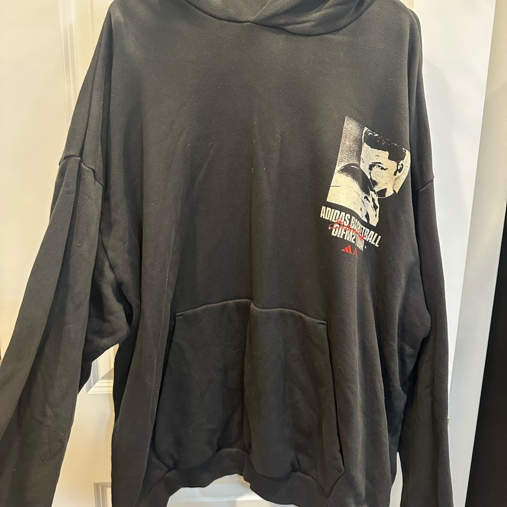 Adidas Black Graphic men’s Hoodie size XL